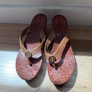Tory Burch cognac tan wedge sandal size 8